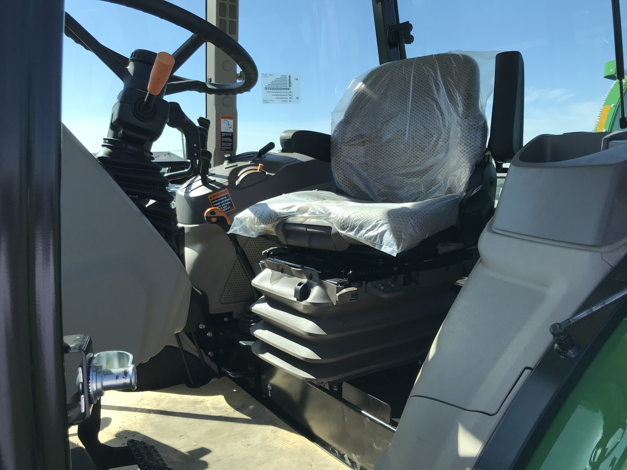 2023 John Deere 6120E Image 6