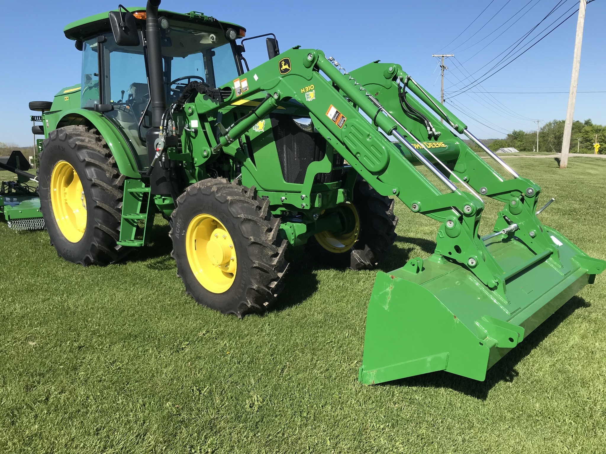 2023 John Deere 6120E Image 1