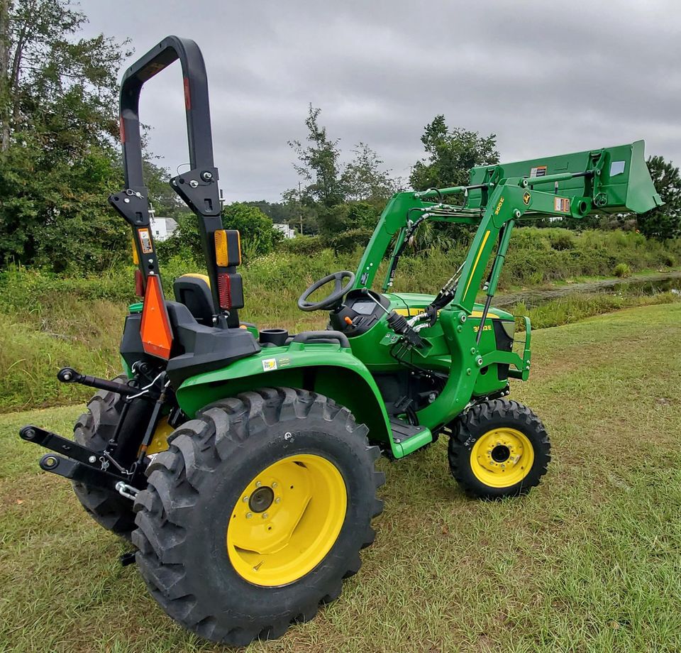 2023 John Deere 3032E Image 4