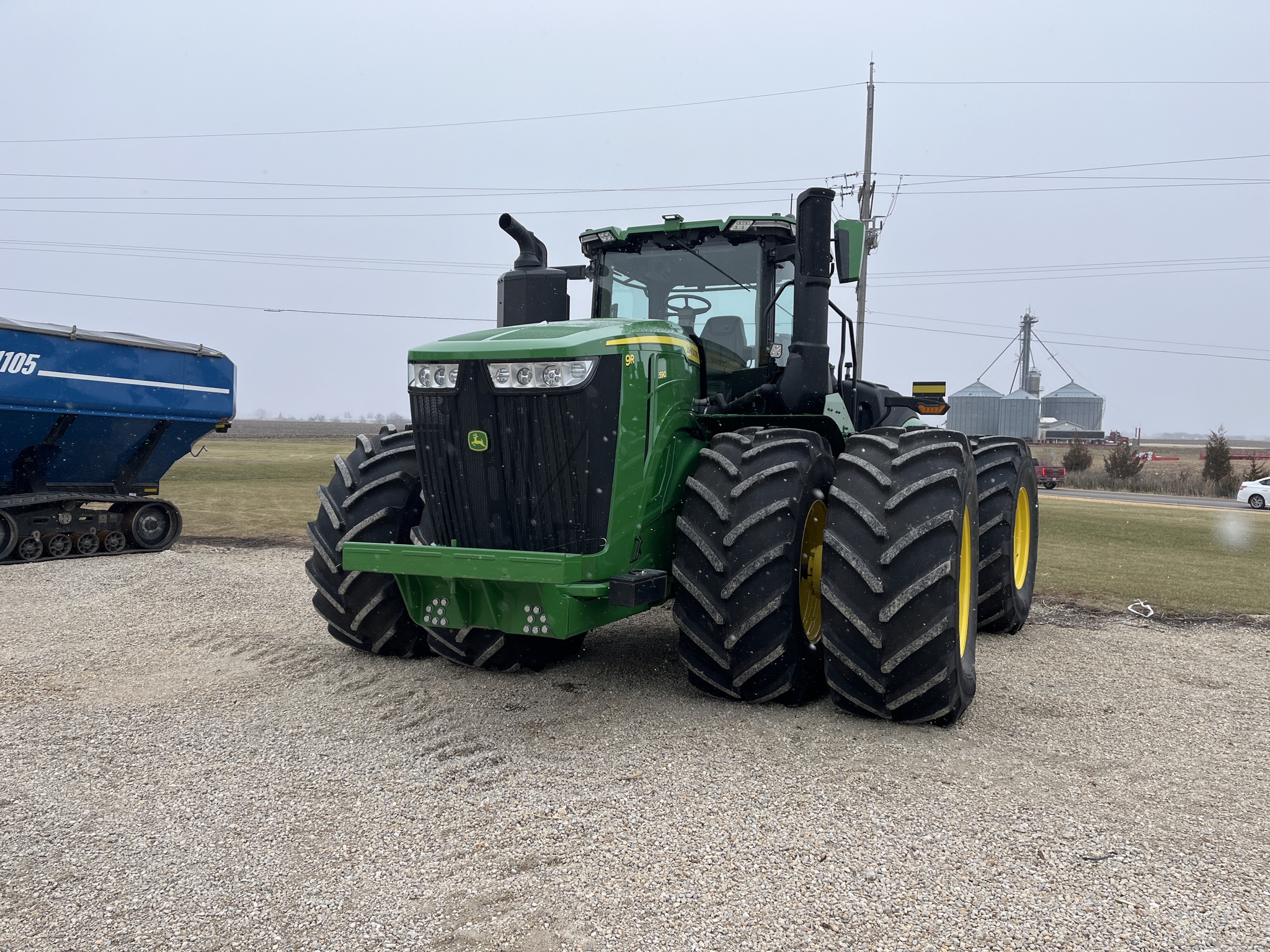  2022 John Deere 9R 590 at Heritage Tractor in Dixon, IL