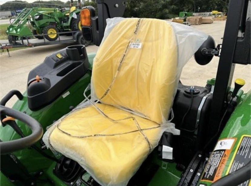 2024 John Deere 5067E Image 5