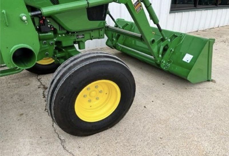 2024 John Deere 5067E Image 10