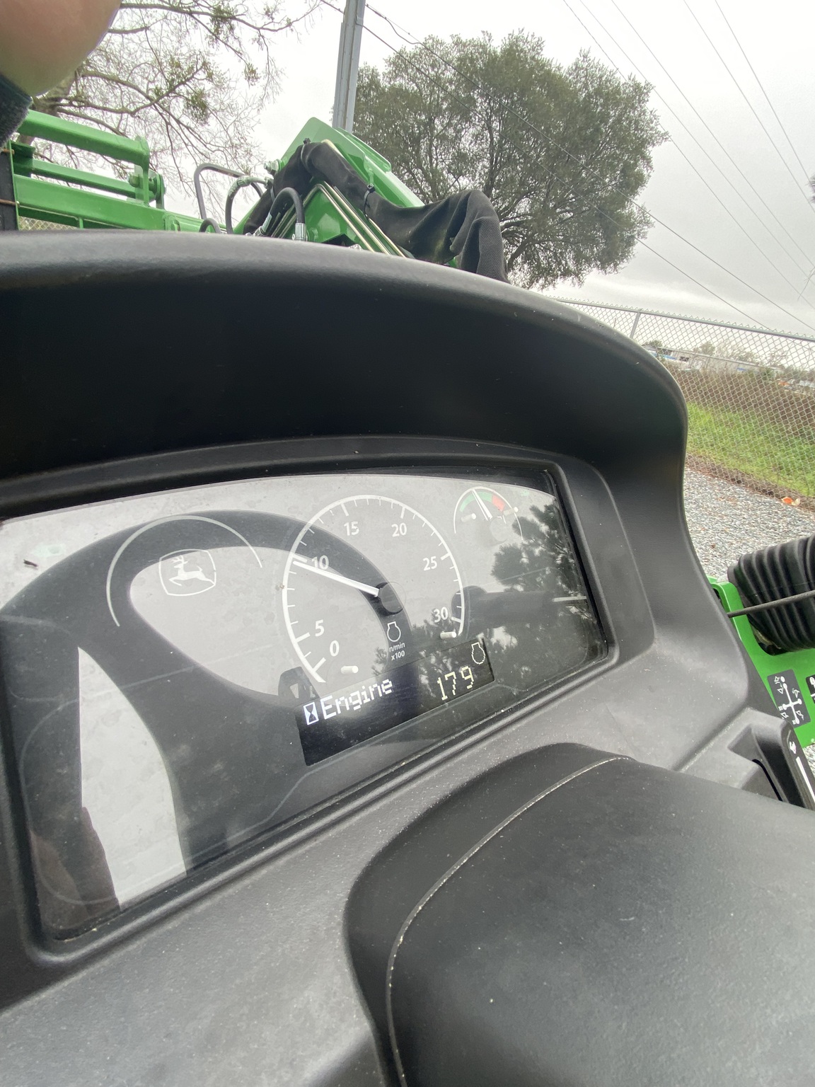 2022 John Deere 3032E Image 4