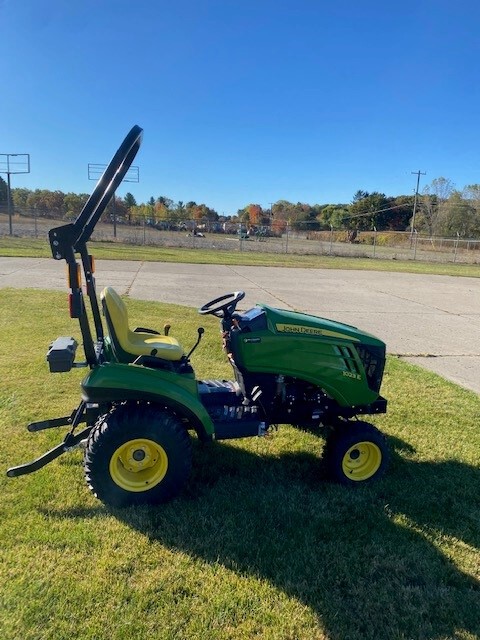 2021 John Deere 1023E Image 4
