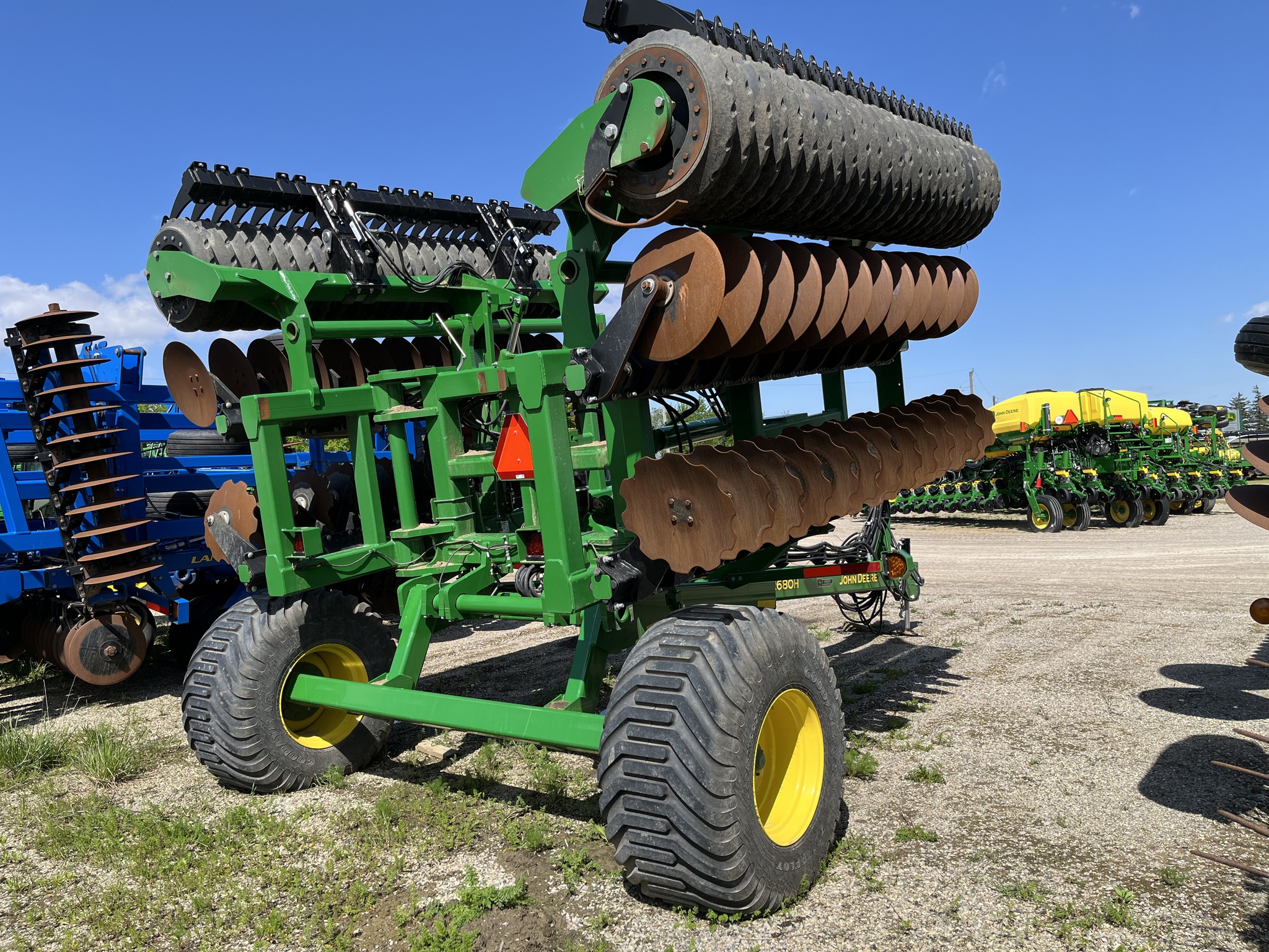 2022 John Deere 2680H Disks