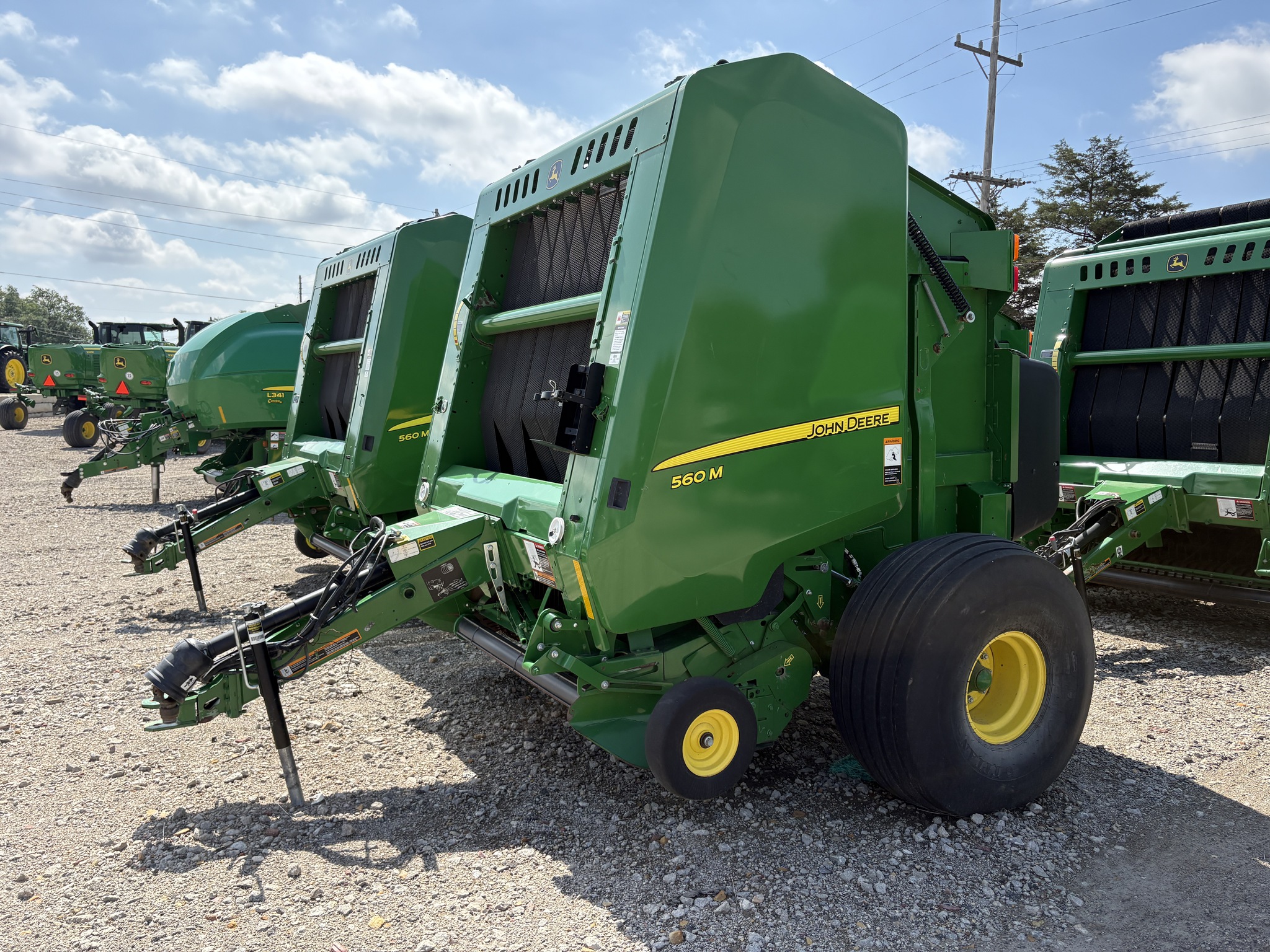 2019 John Deere 560M Image 1