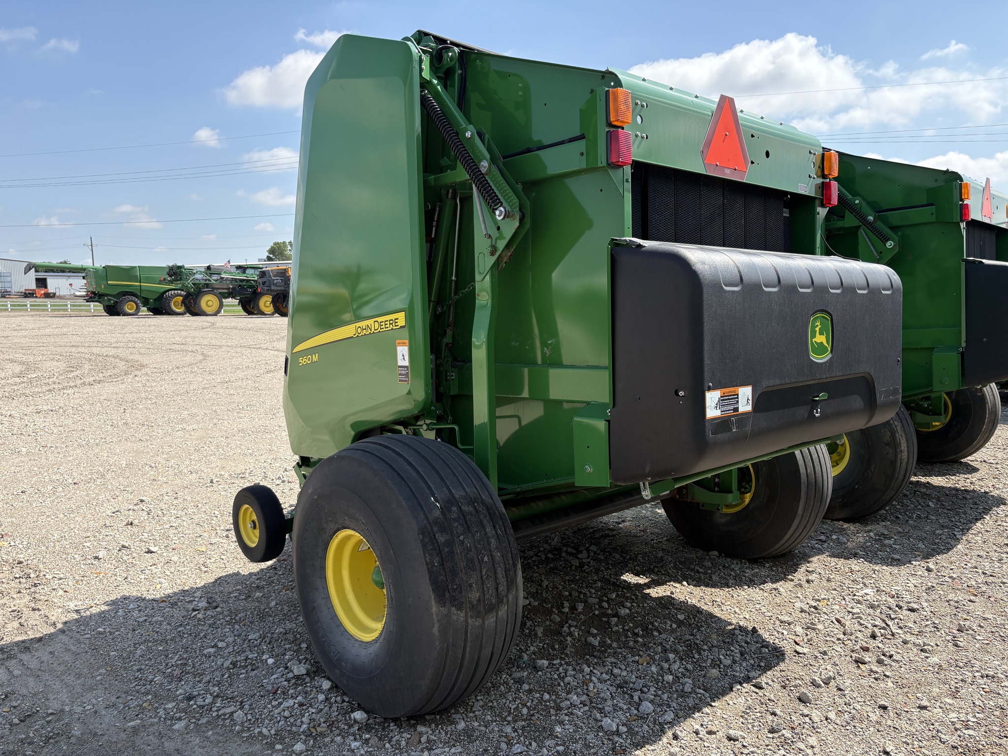 2019 John Deere 560M Image 2