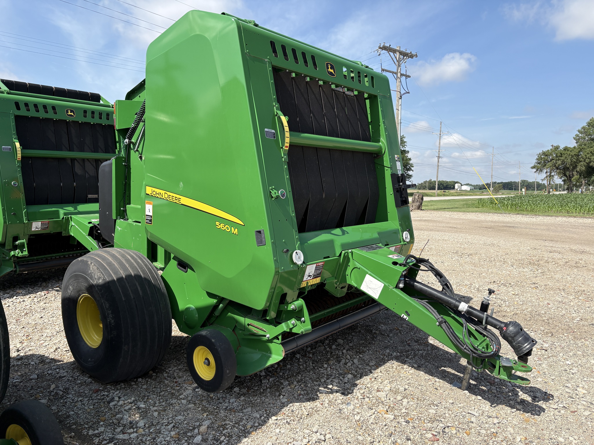 2019 John Deere 560M Image 4
