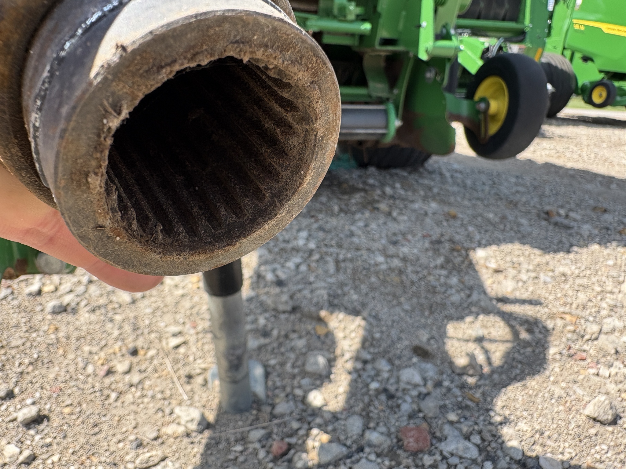 2019 John Deere 560M Image 9