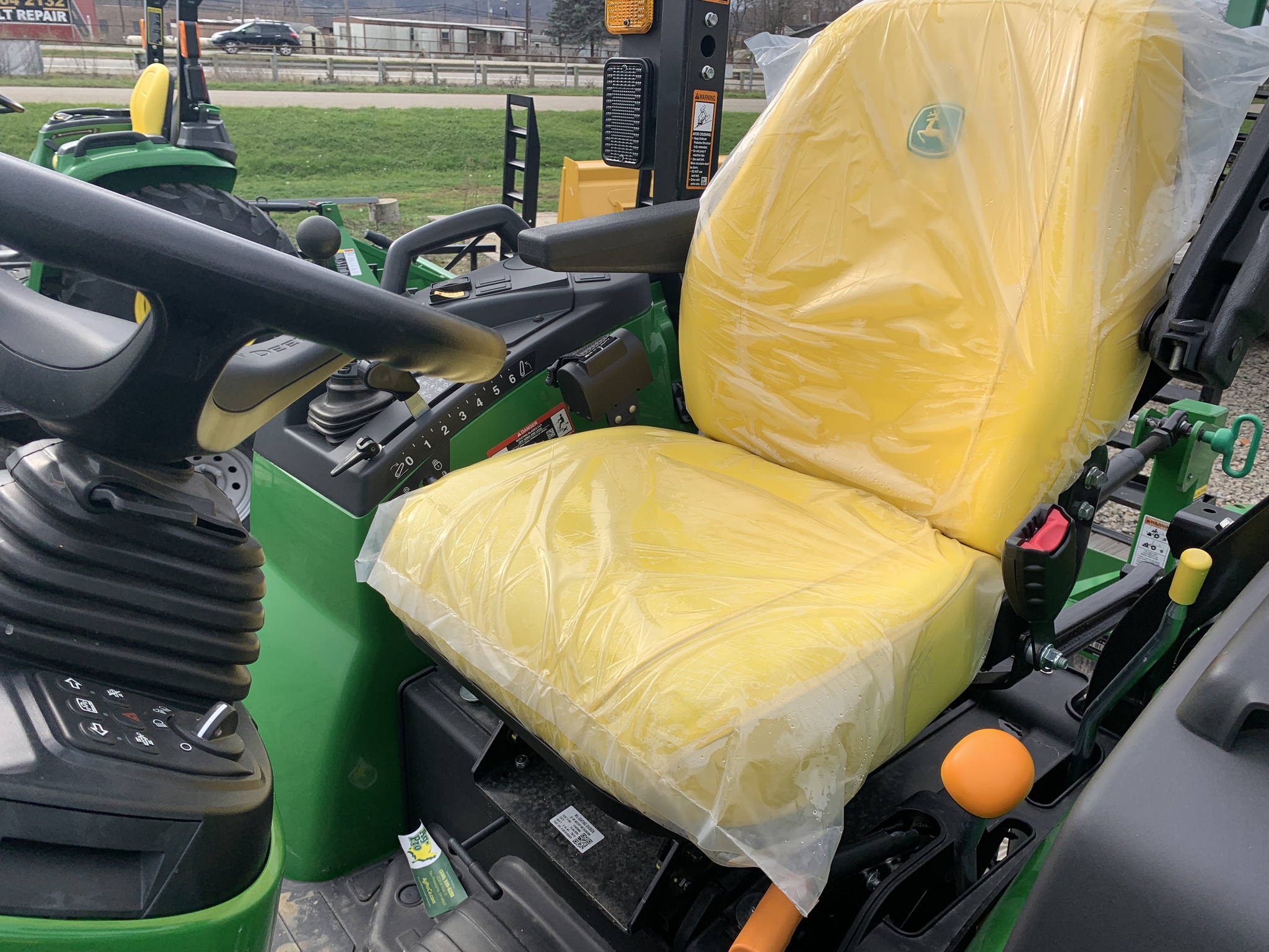 2024 John Deere 2038R Image 7