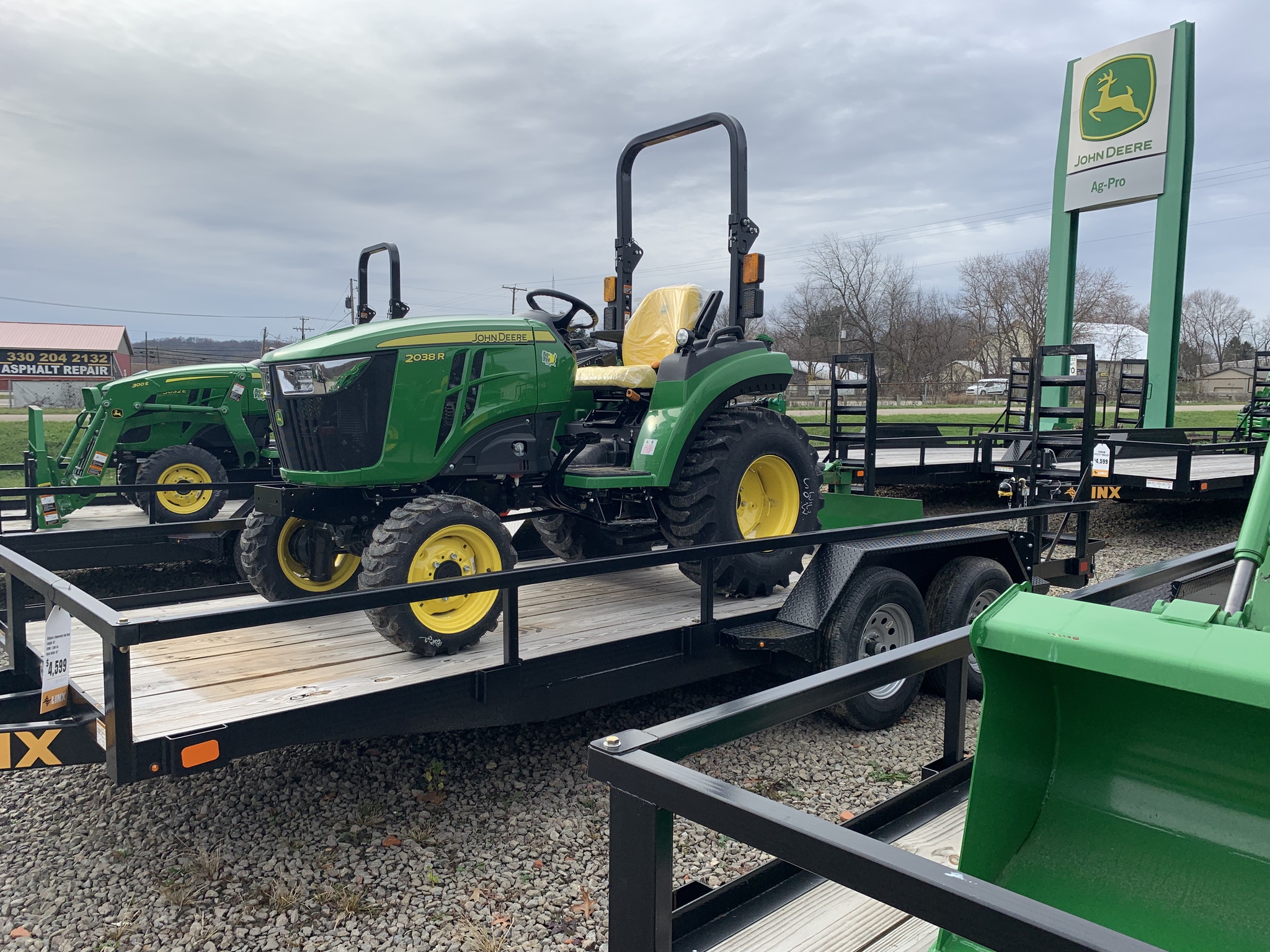 2024 John Deere 2038R Image 4
