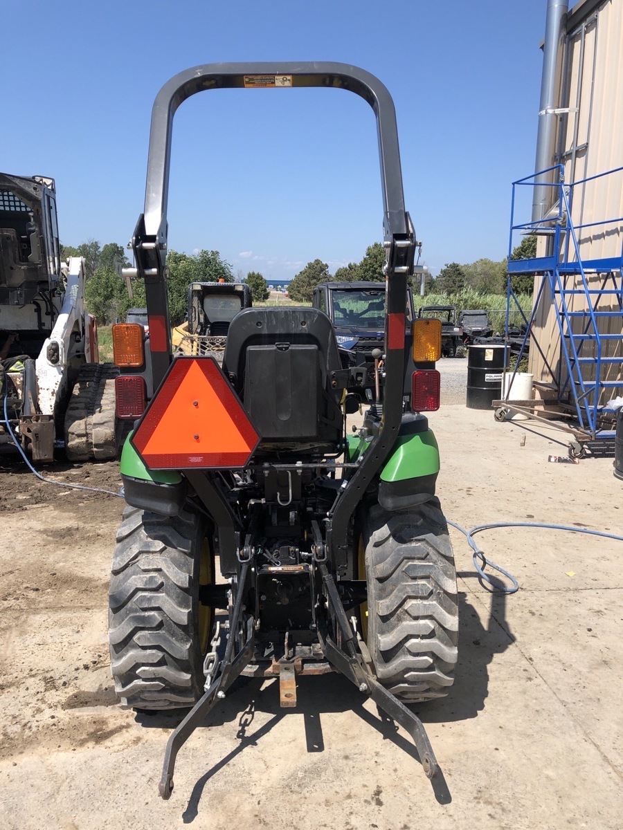 2018 John Deere 2025R Image 4