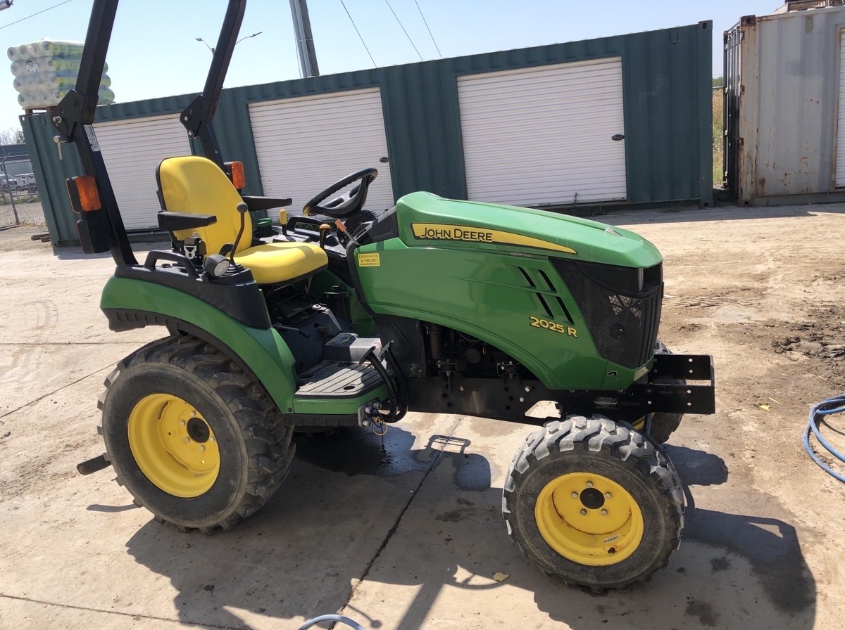 2018 John Deere 2025R Image 1