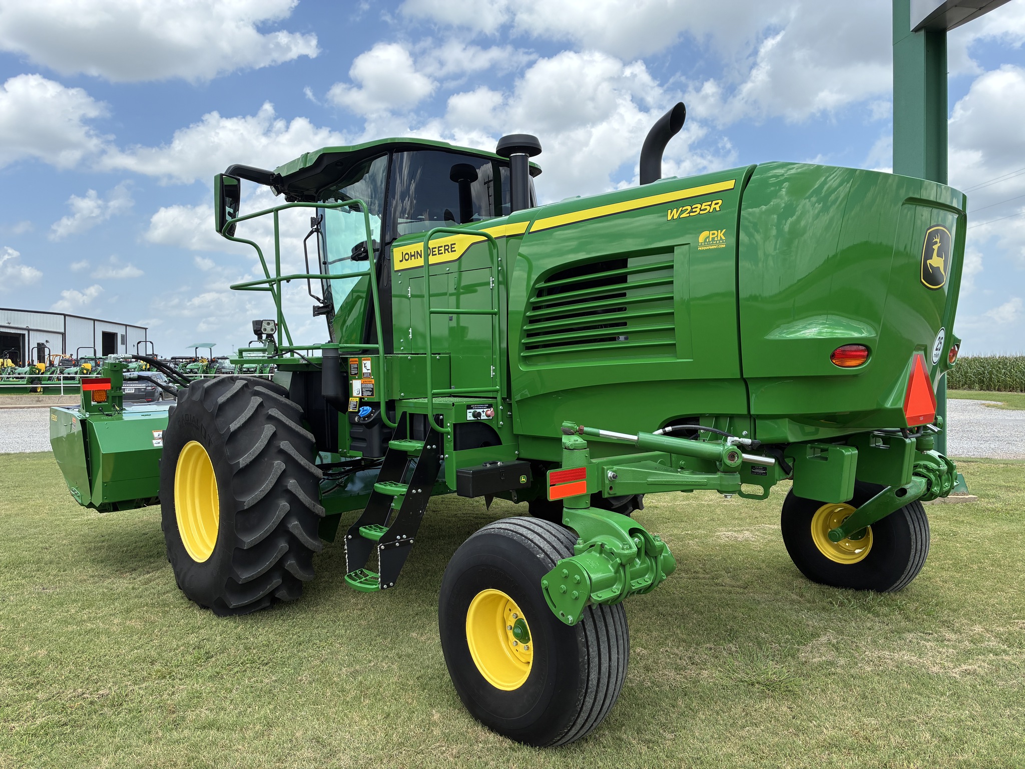 2023 John Deere W235R Image 3