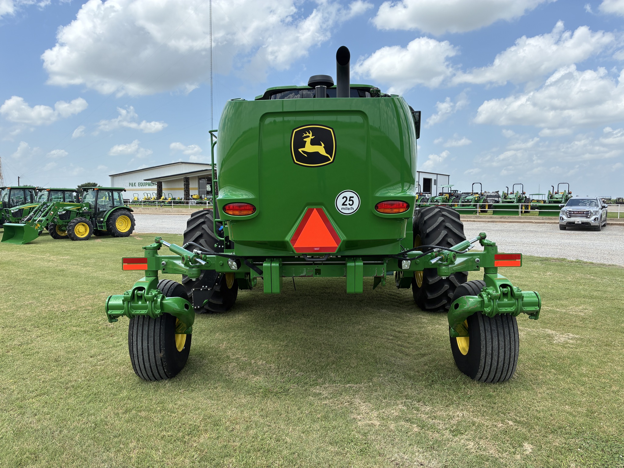 2023 John Deere W235R Image 4
