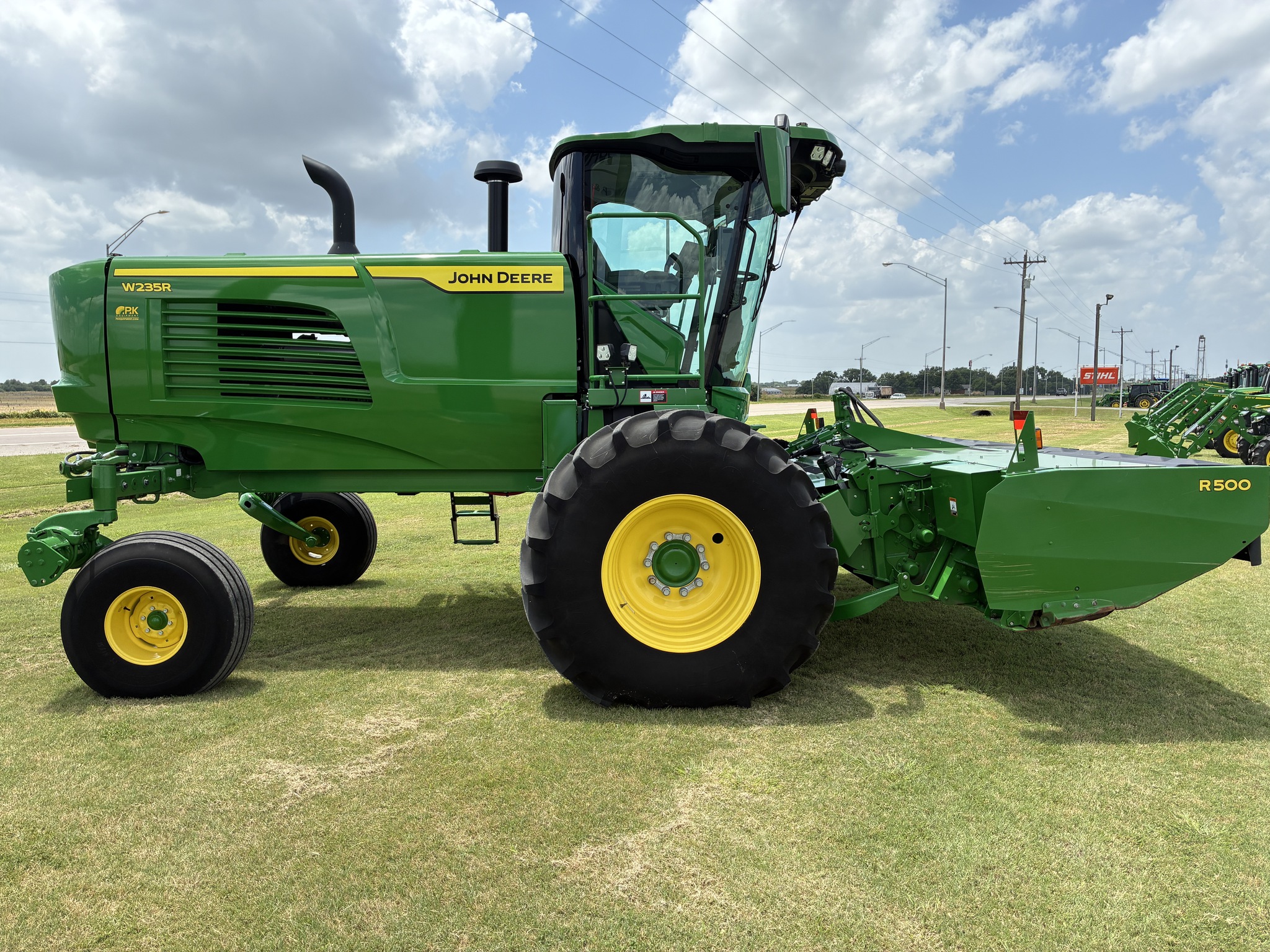 2023 John Deere W235R Image 6