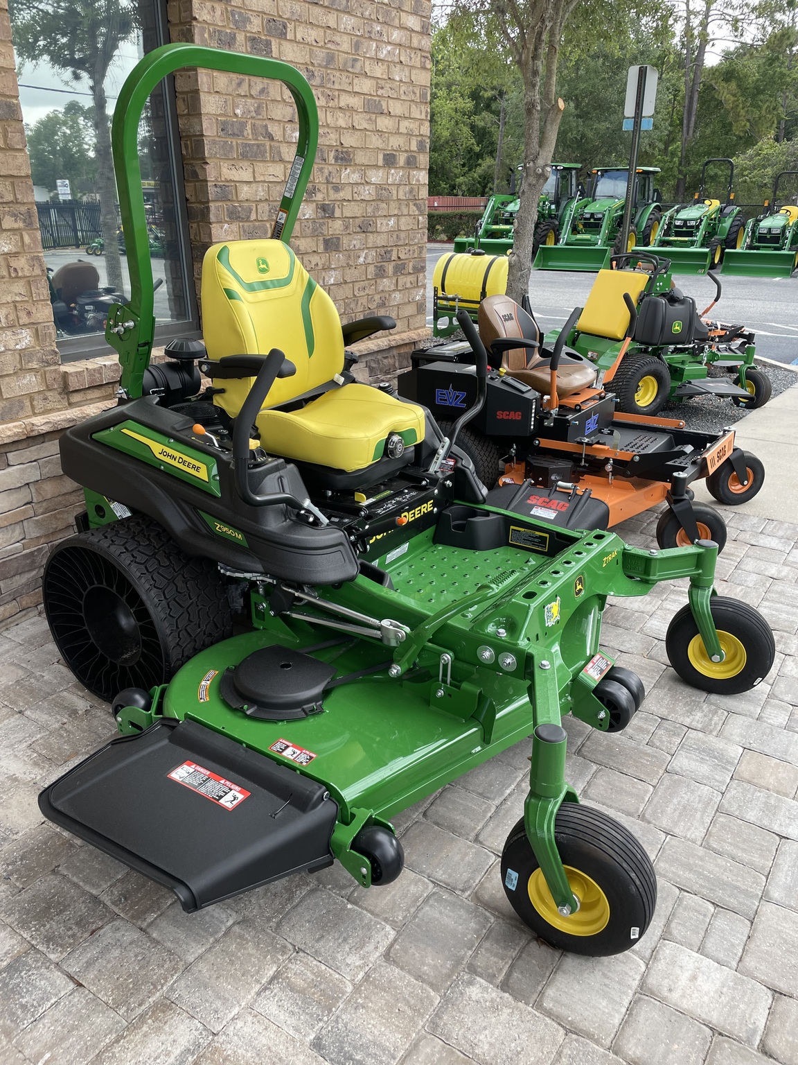 2025 John Deere Z950M Image 3
