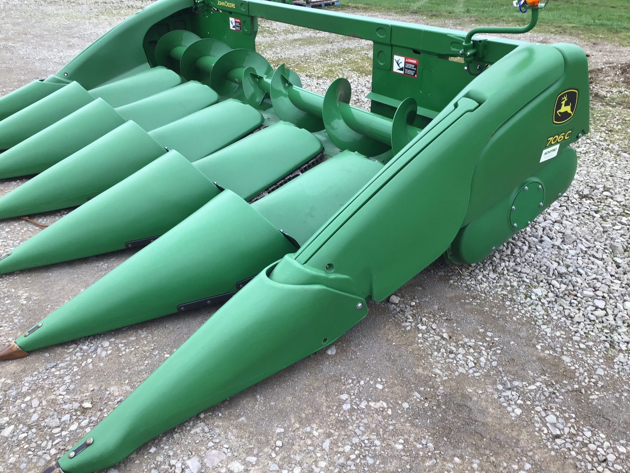 Used 2019 John Deere 706C Corn and Row Crop headers at Koenig Equipment in Rushville, IN - PhotoXL1