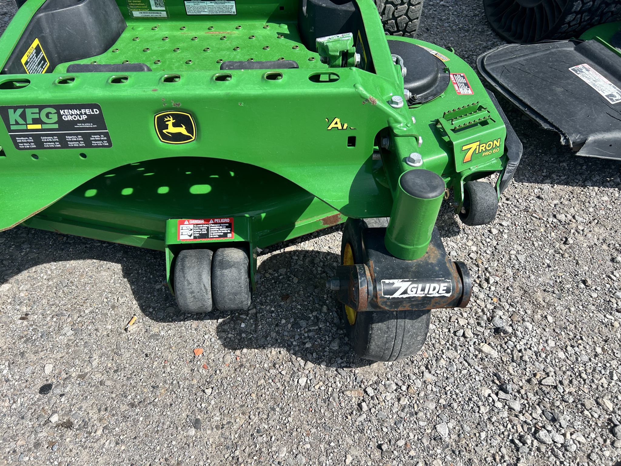 2023 John Deere Z950R Image 2