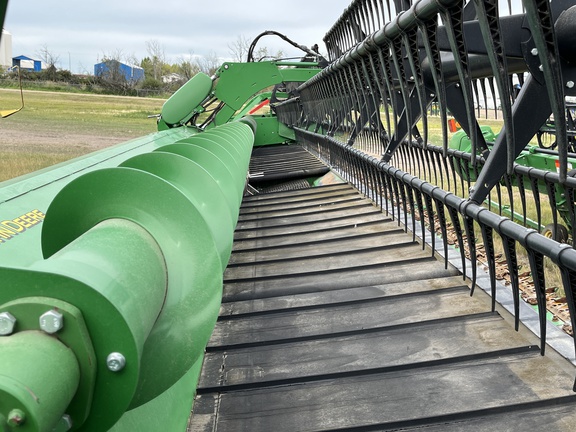 Used 2017 John Deere 640FD Combine Platforms at Horizon Ag & Turf in Falher, AB - Photo7