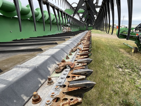 Used 2017 John Deere 640FD Combine Platforms at Horizon Ag & Turf in Falher, AB - Photo10