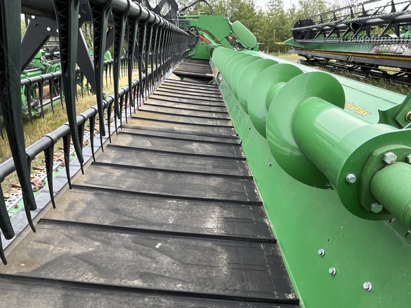 Used 2017 John Deere 640FD Combine Platforms at Horizon Ag & Turf in Falher, AB - Photo8