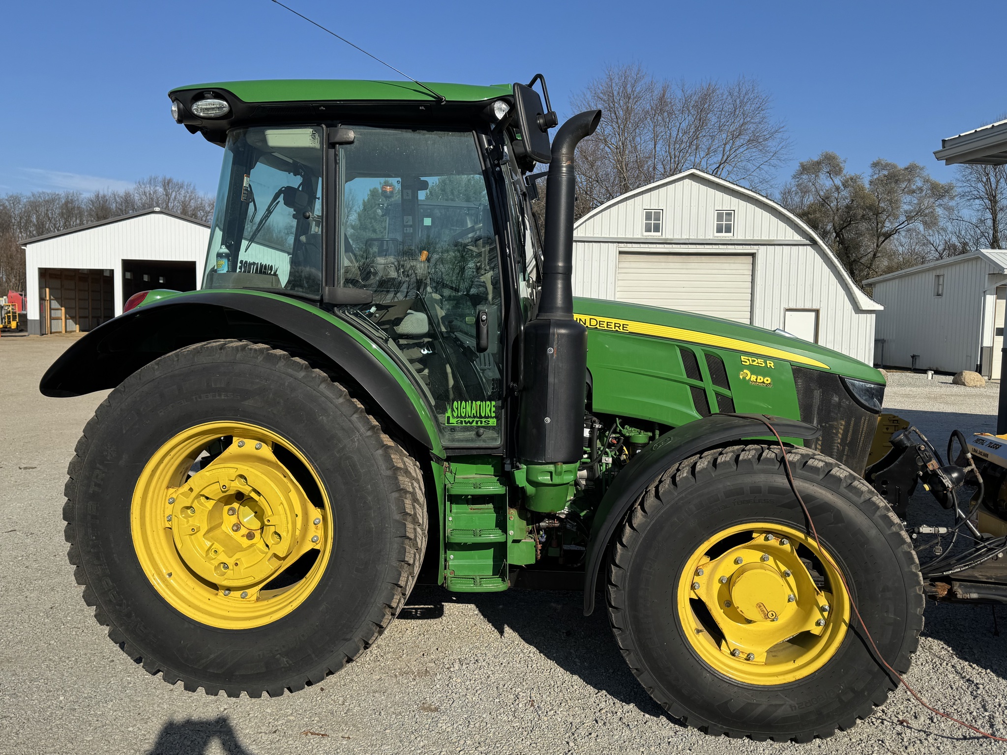 2019 John Deere 5125R Image 3
