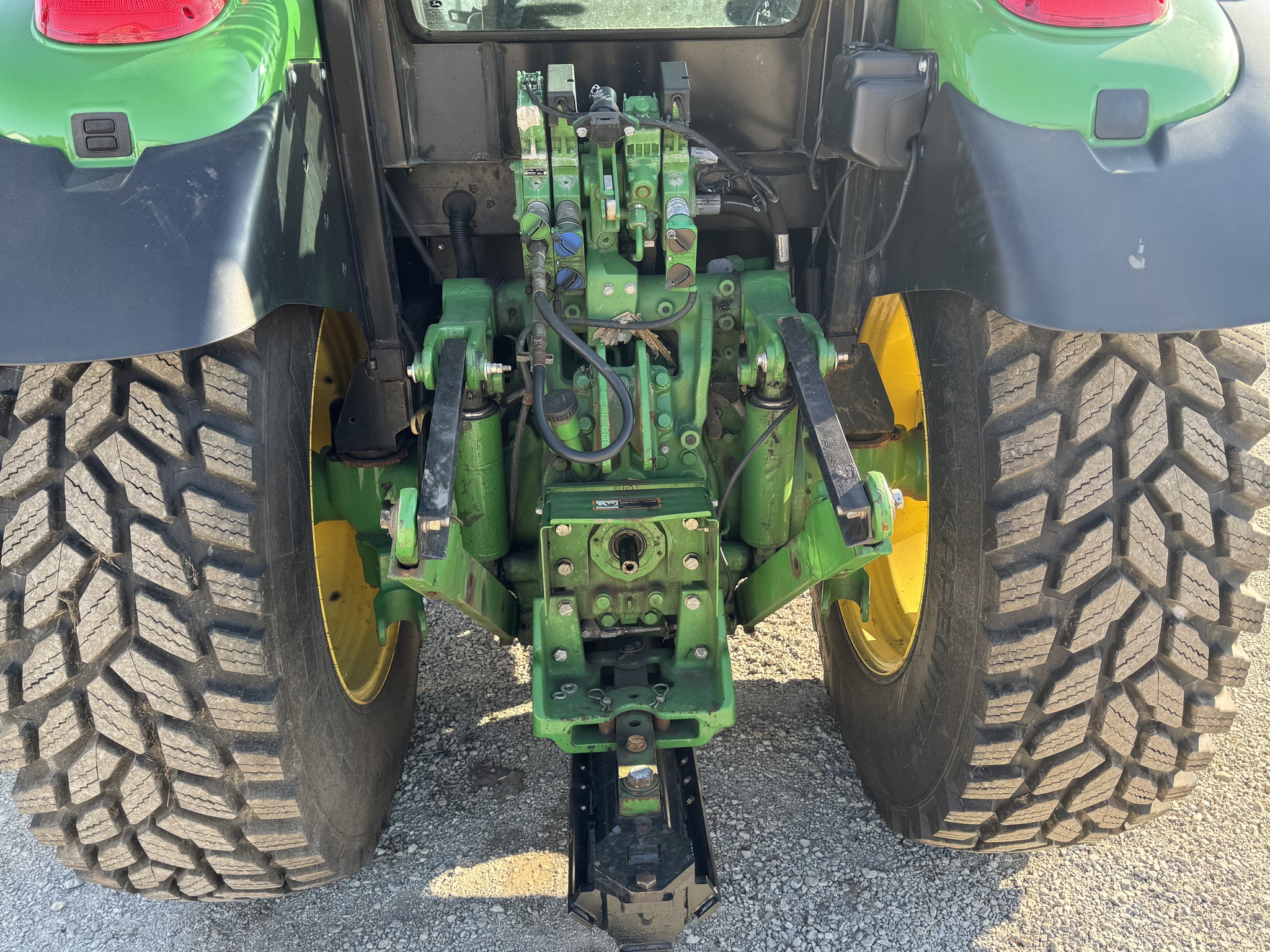 2019 John Deere 5125R Image 6