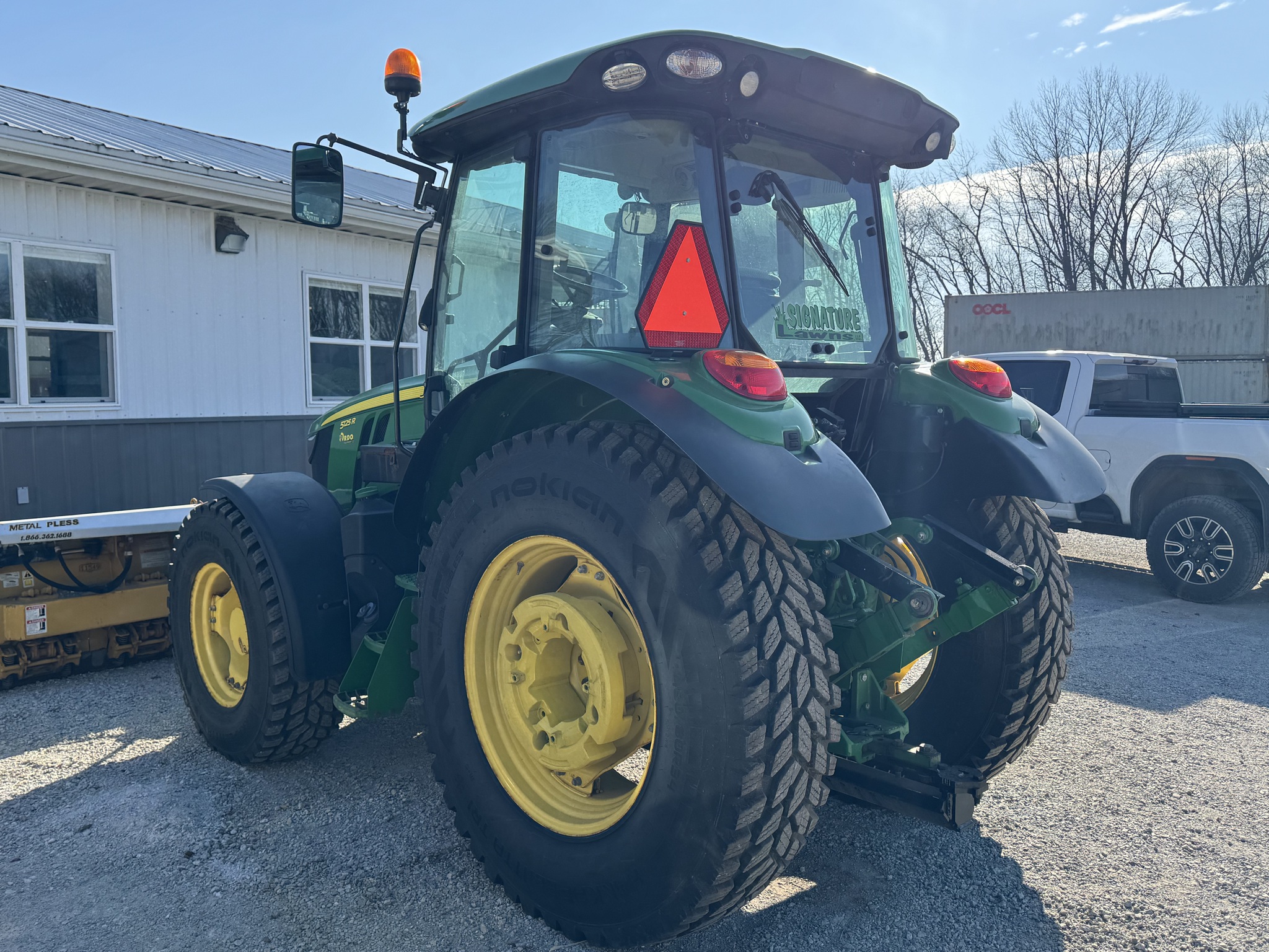 2019 John Deere 5125R Image 4