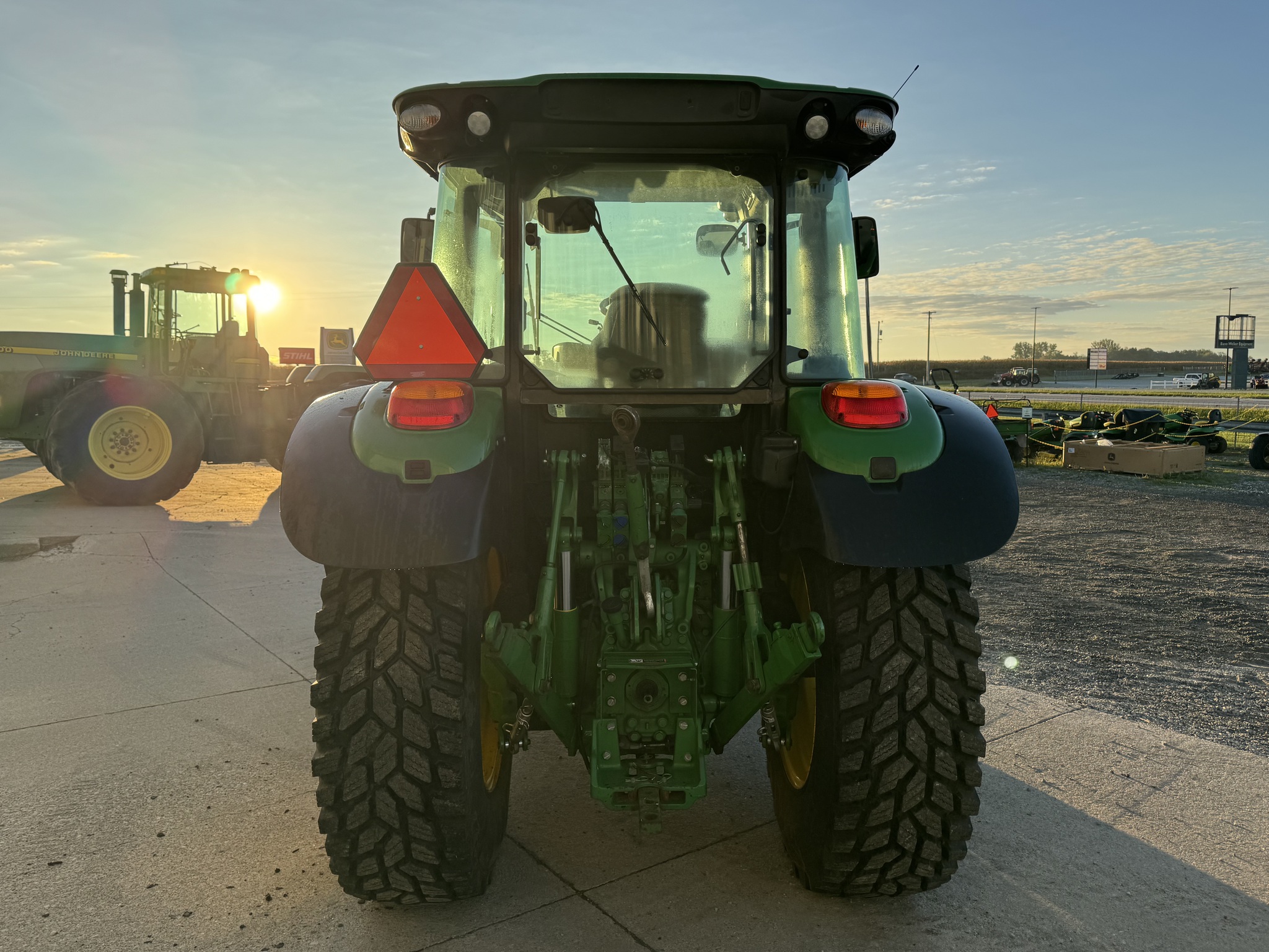 2019 John Deere 5125R Image 6