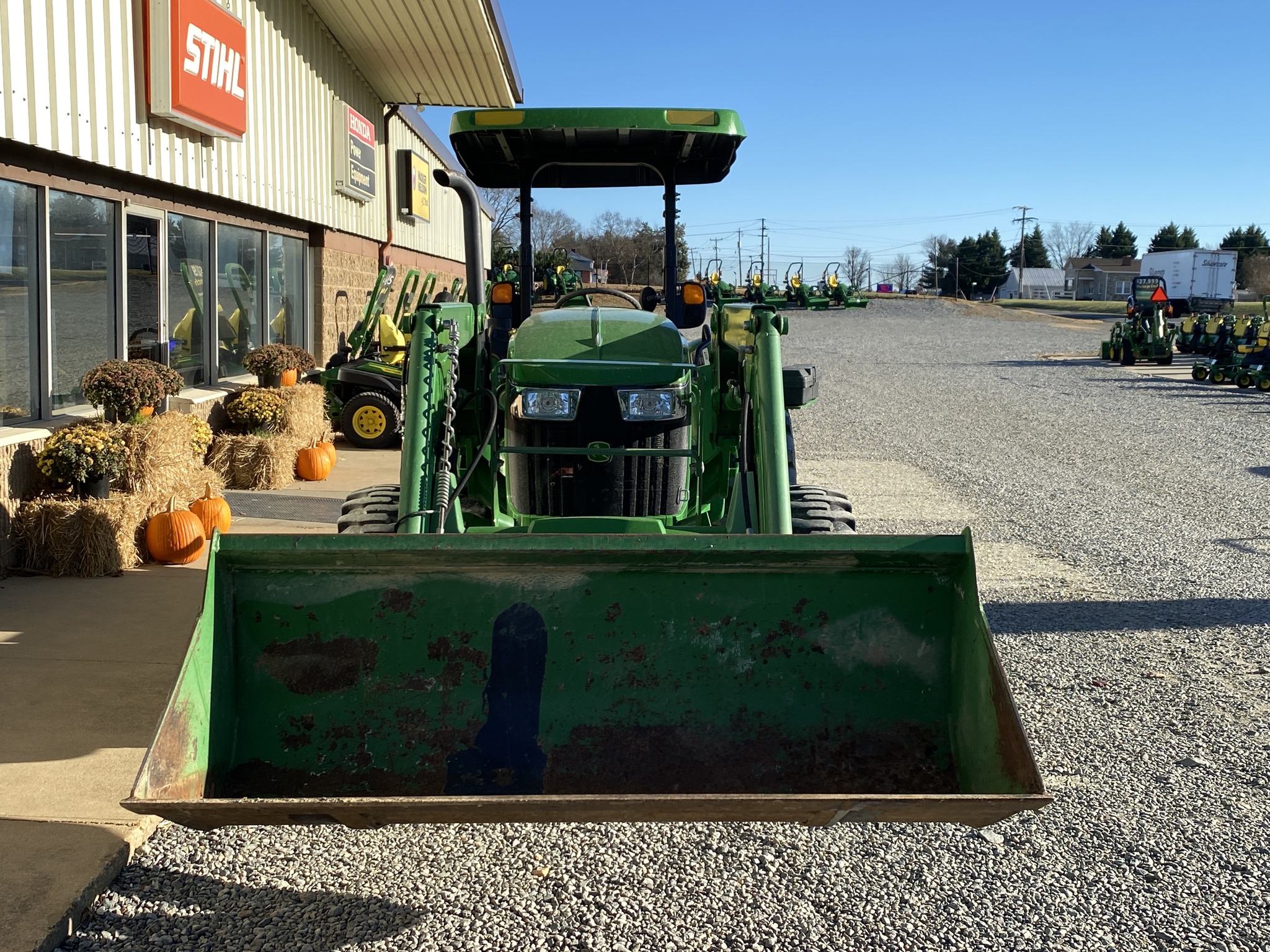 2015 John Deere 5065E Image 2