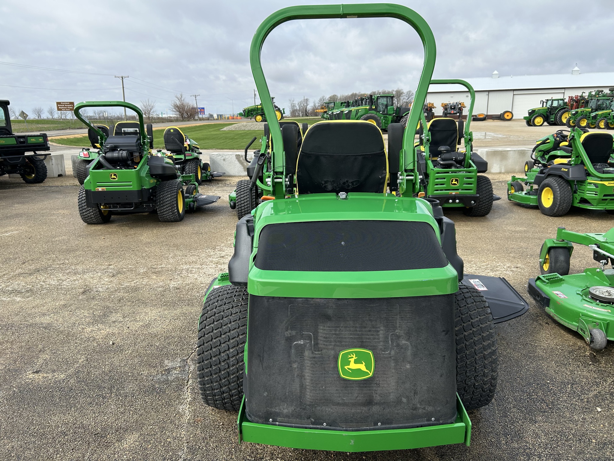 2024 John Deere Z997R at Heritage Tractor in Dixon, IL
