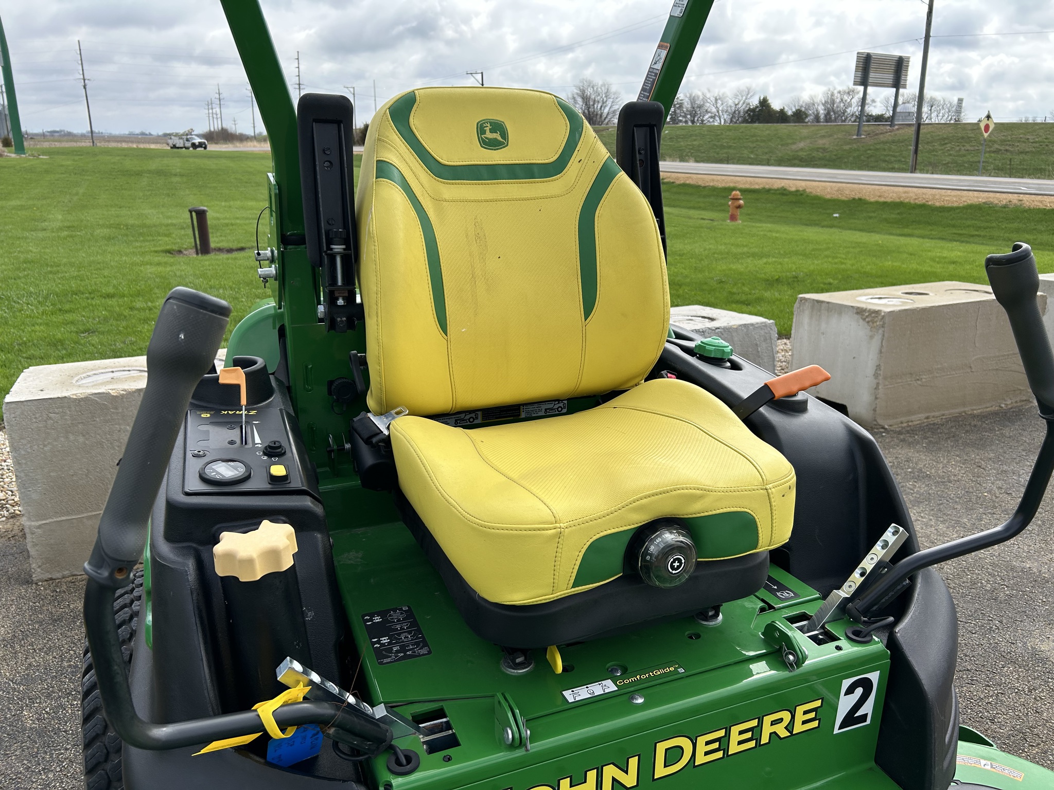  2024 John Deere Z997R at Heritage Tractor in Dixon, IL