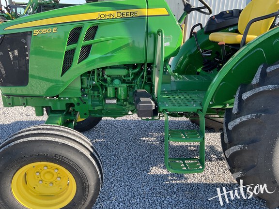 Photo of 2024 John Deere 5050E