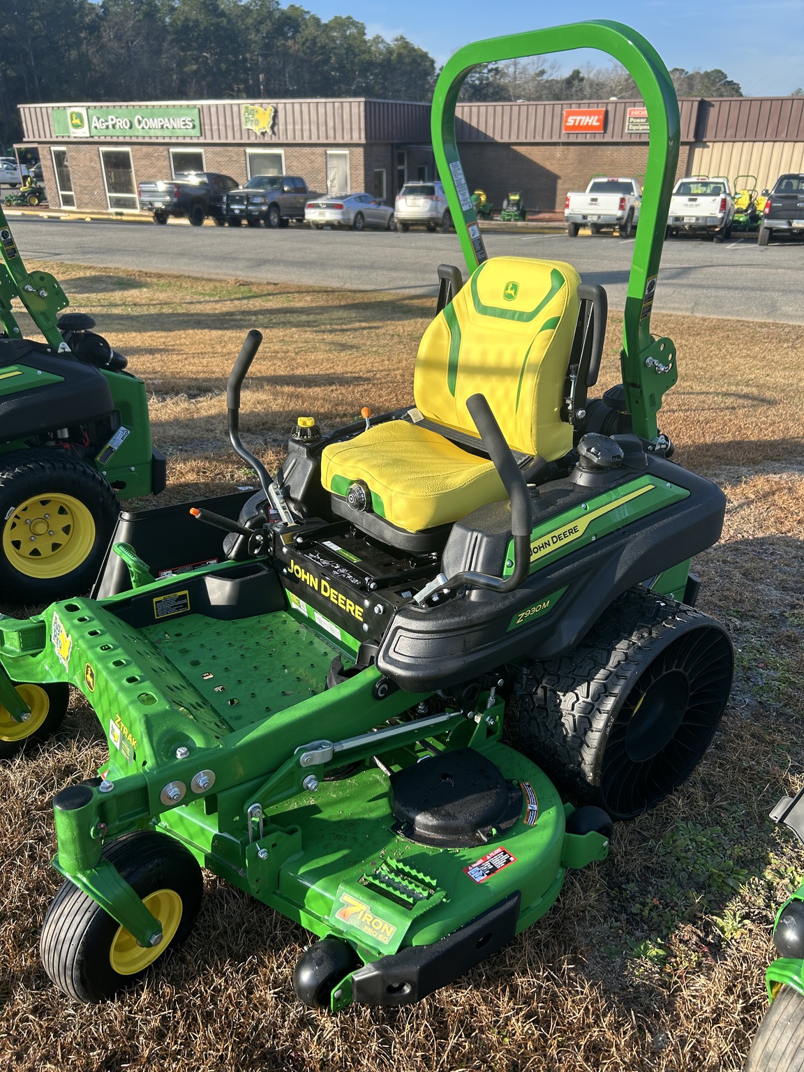 2025 John Deere Z930M Image 1
