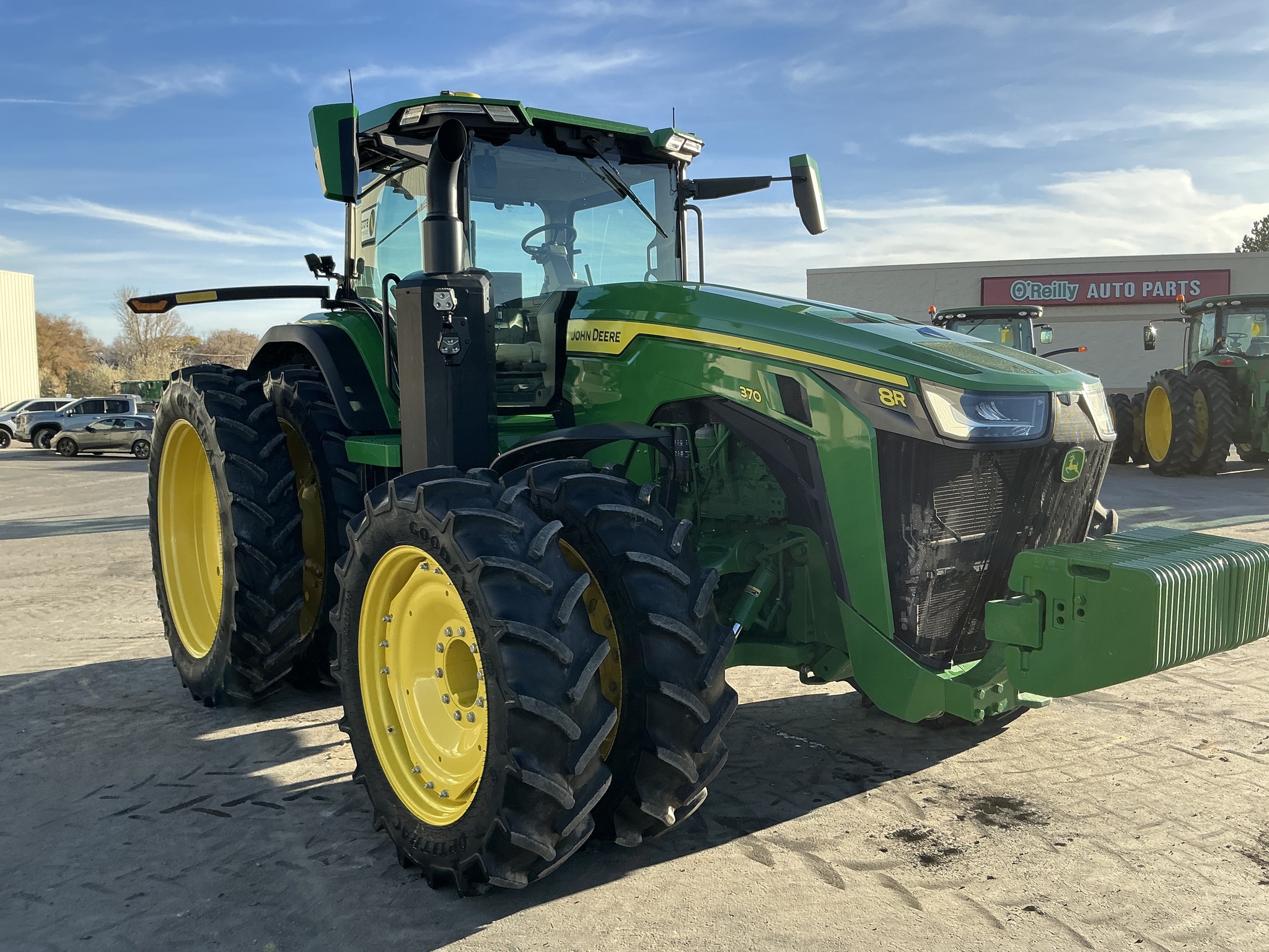 2023 John Deere 8R 370 Image 8
