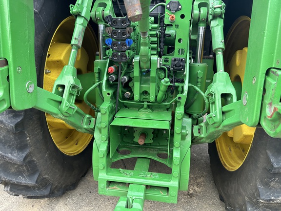 2023 John Deere 8R 310 Photo 4