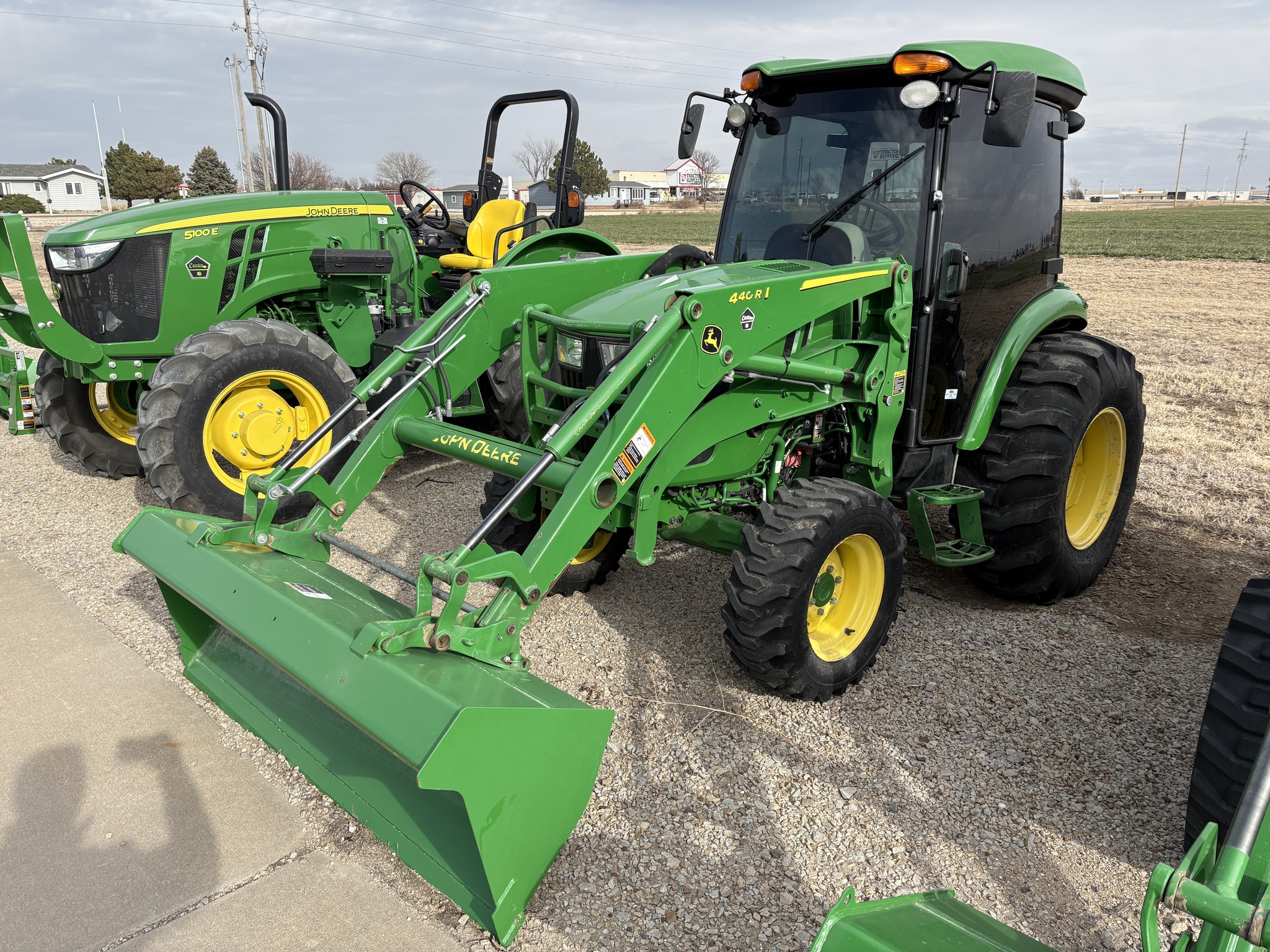 2021 John Deere 4066R Image 2