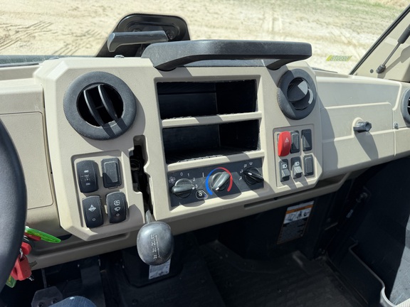 2023 John Deere XUV 835R - Photo23