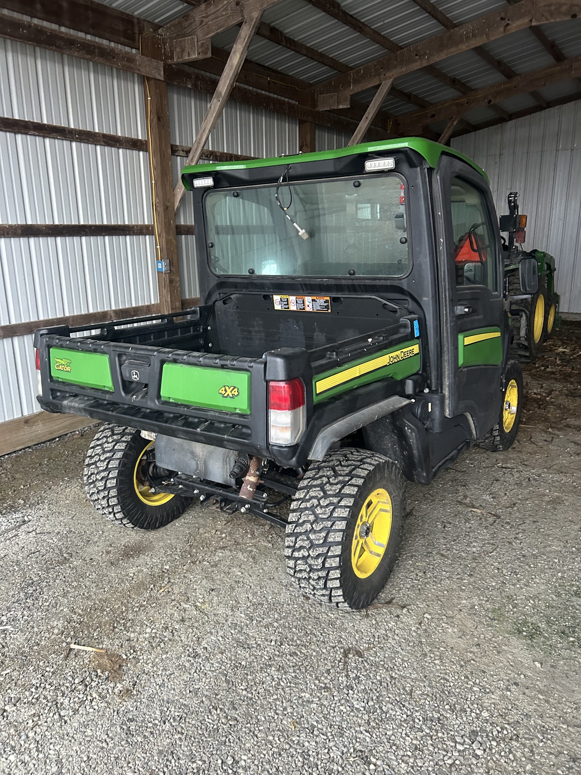 2019 John Deere XUV 835R Image 2