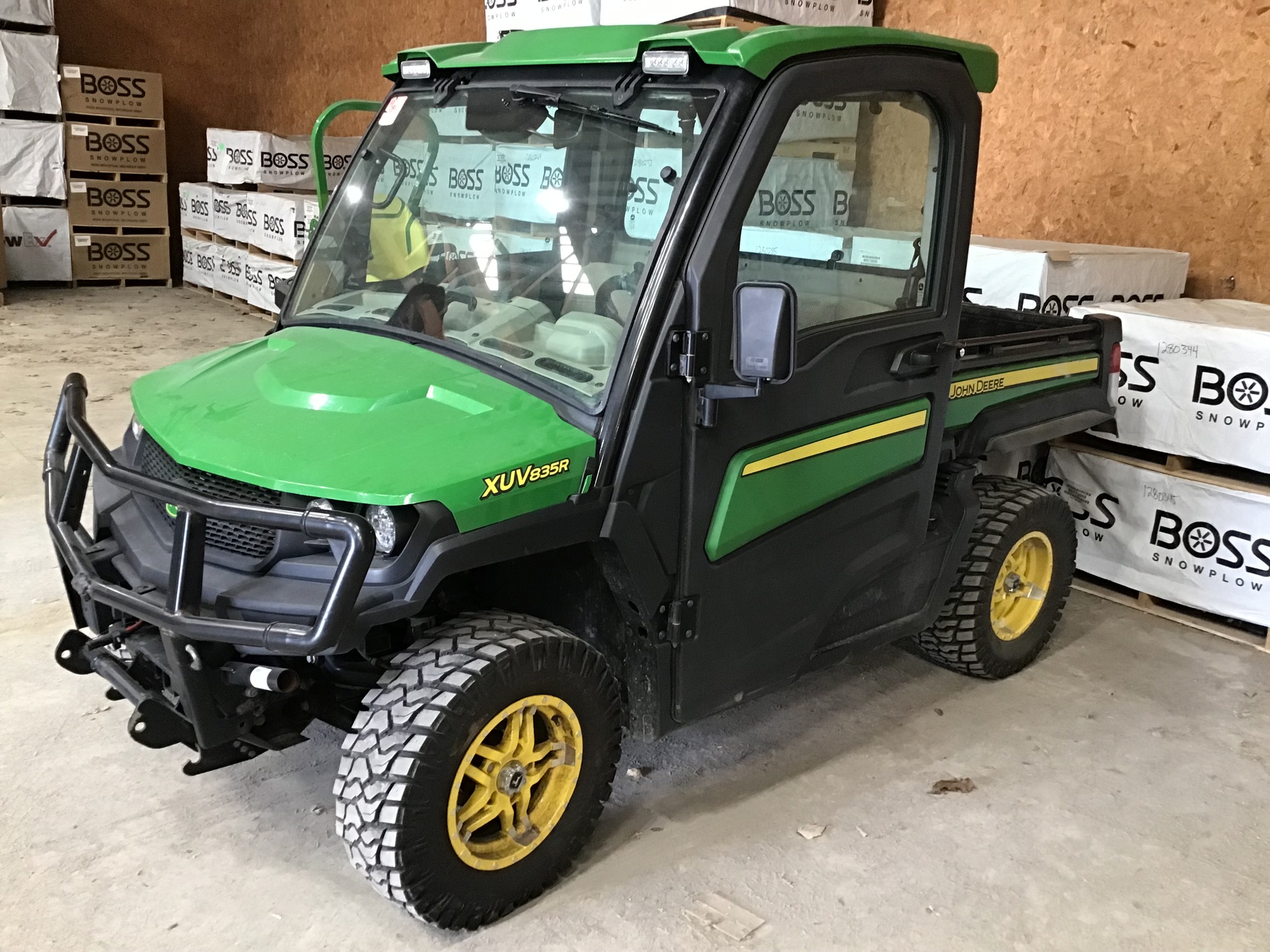 2019 John Deere XUV 835R Image 1