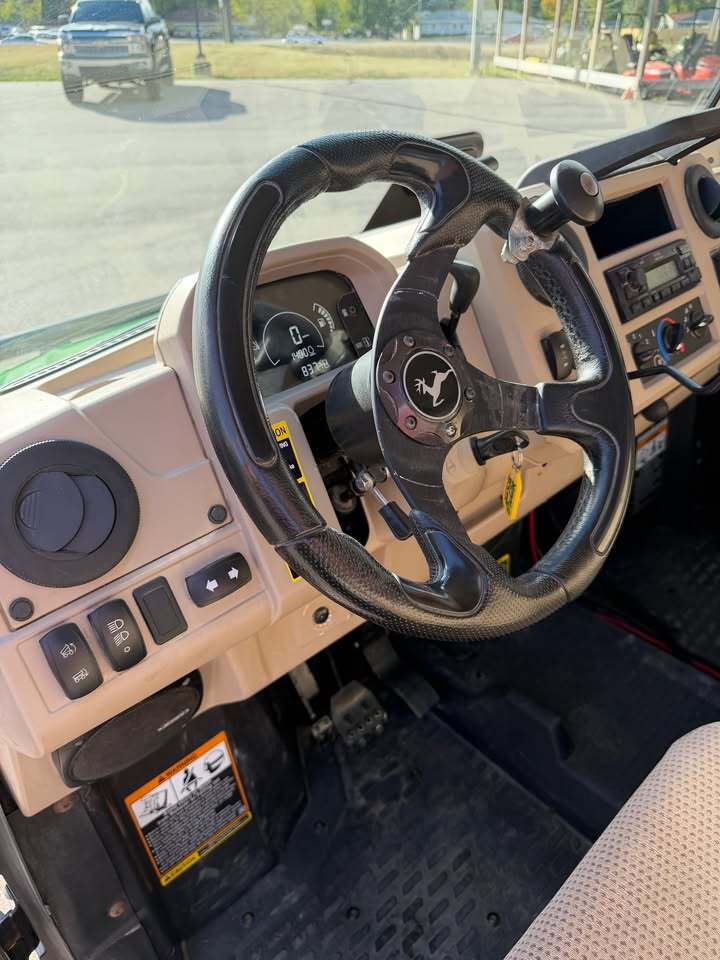 2019 John Deere XUV 835R Image 14