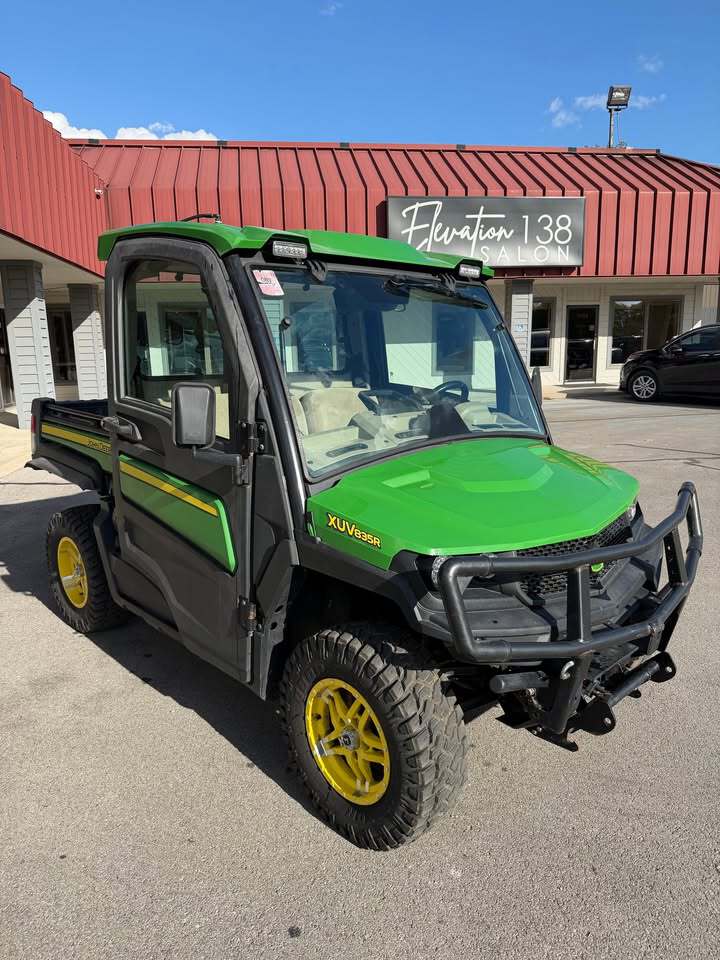 2019 John Deere XUV 835R Image 4