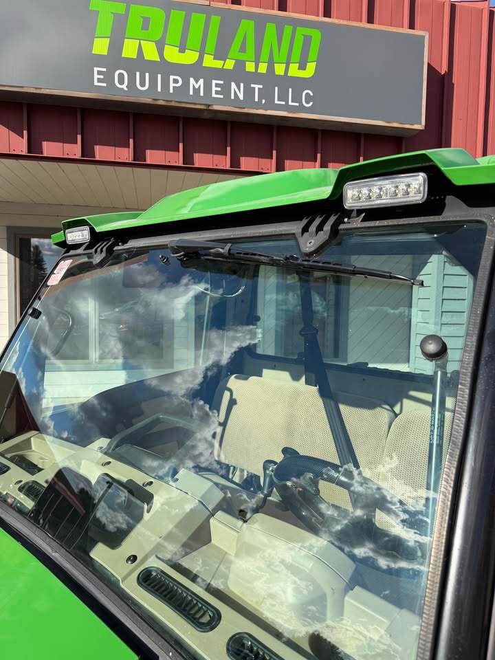 2019 John Deere XUV 835R Image 11