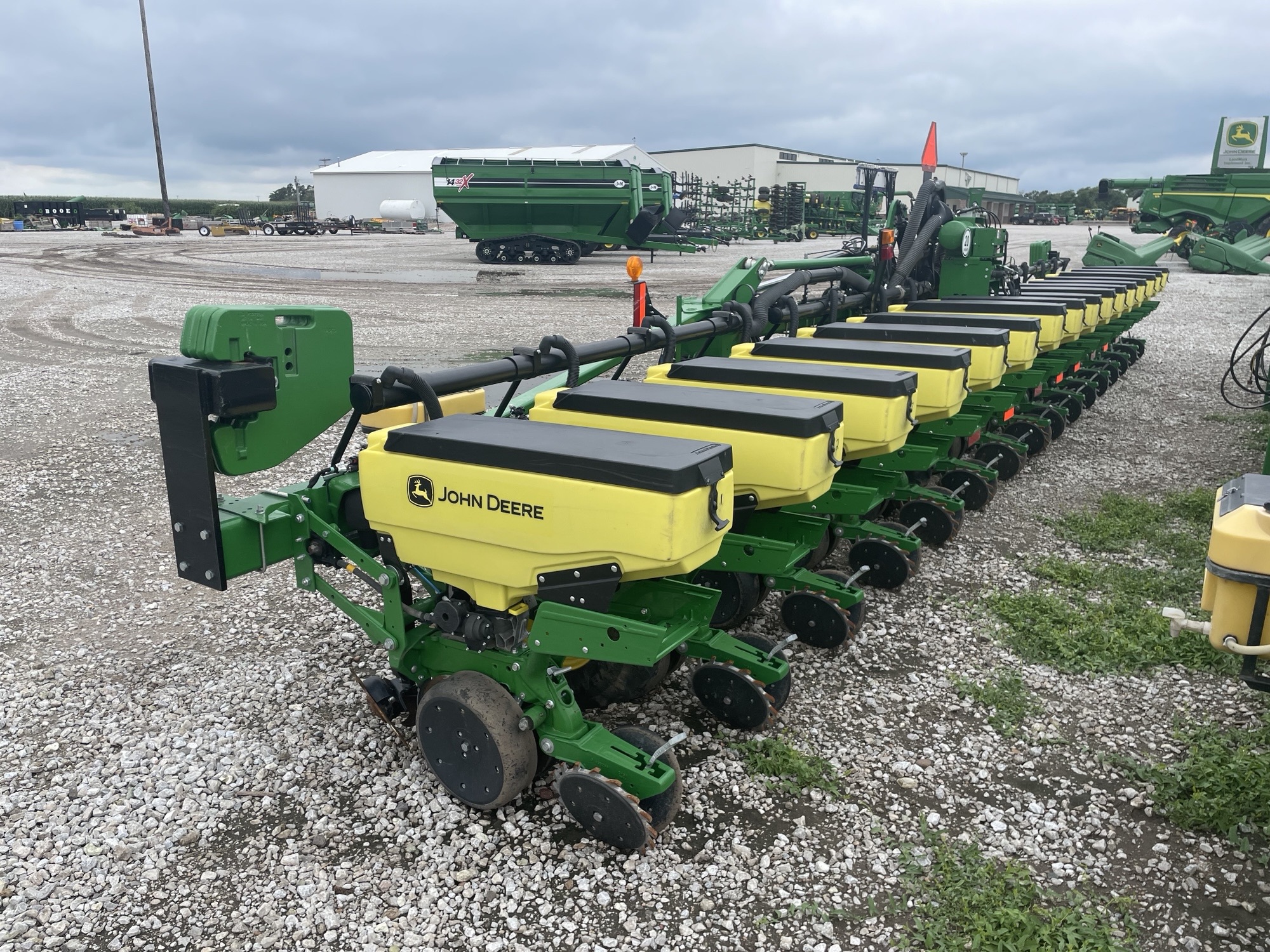 2021 John Deere 1725 Image 3