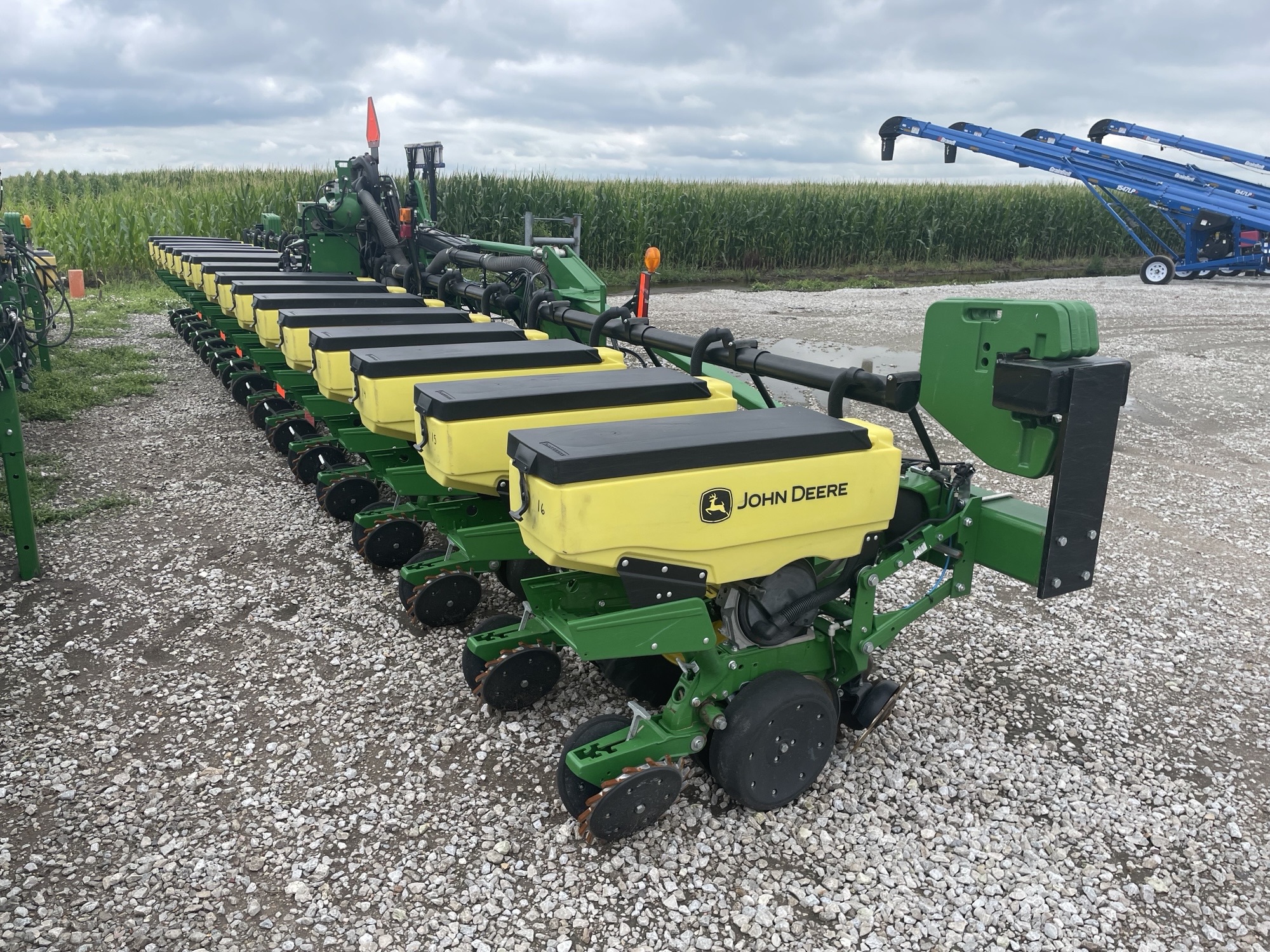 2021 John Deere 1725 Image 5