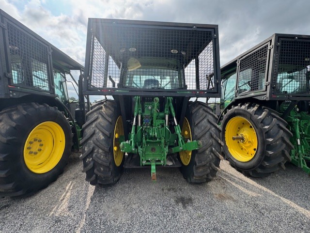 2021 John Deere 6145R Image 3