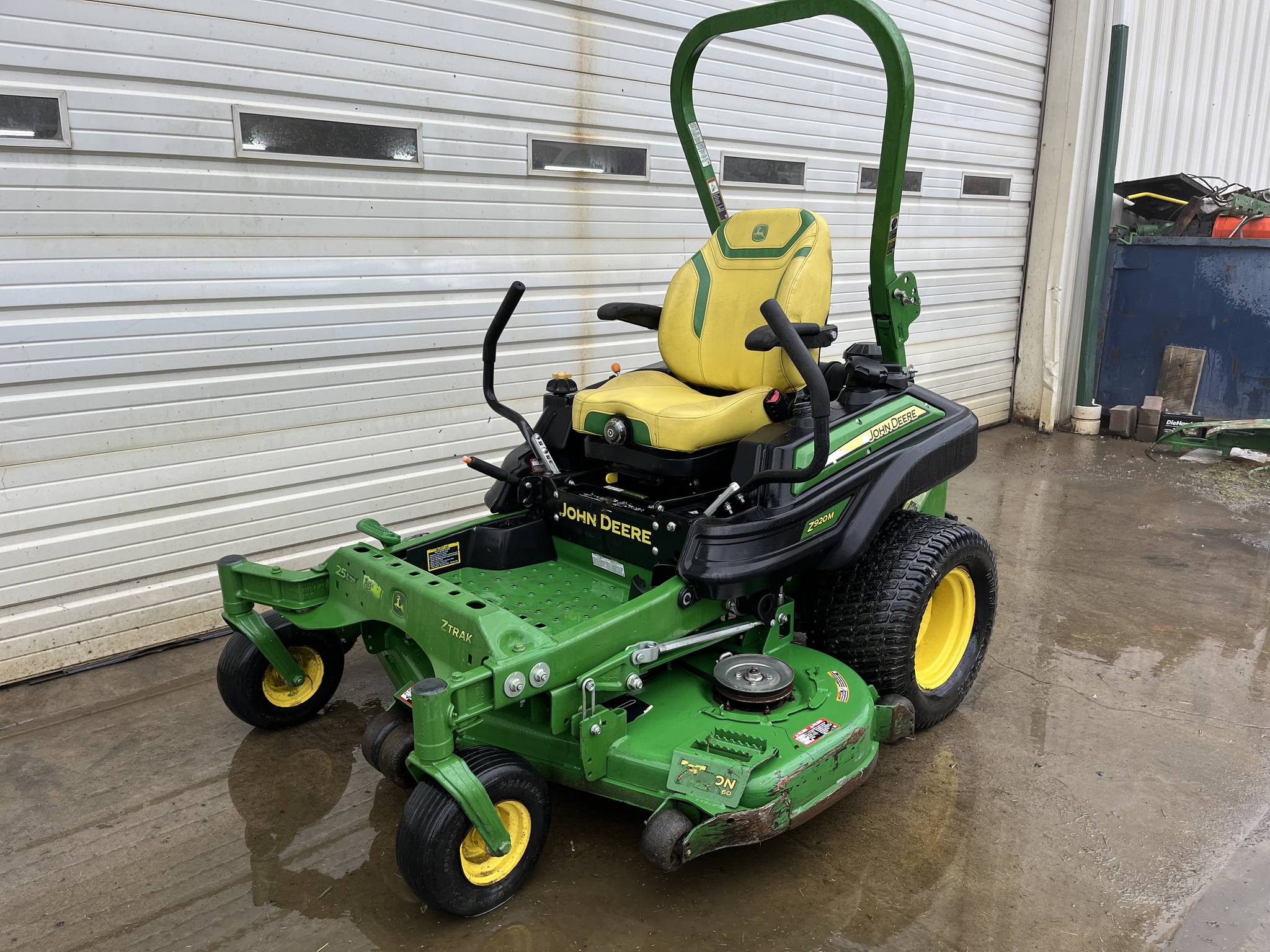 2022 John Deere Z920M Image 1