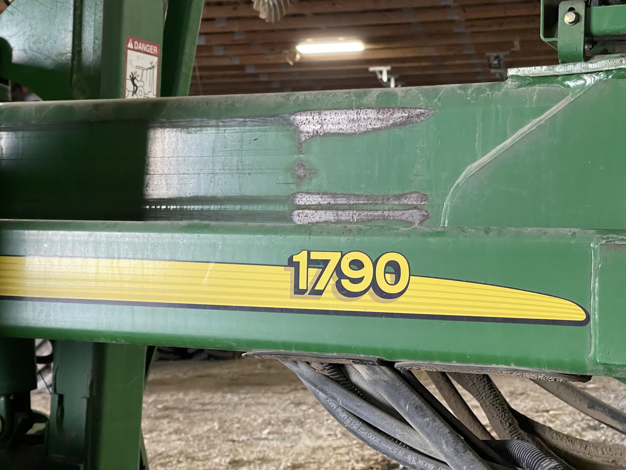2011 John Deere 1790 Image 12