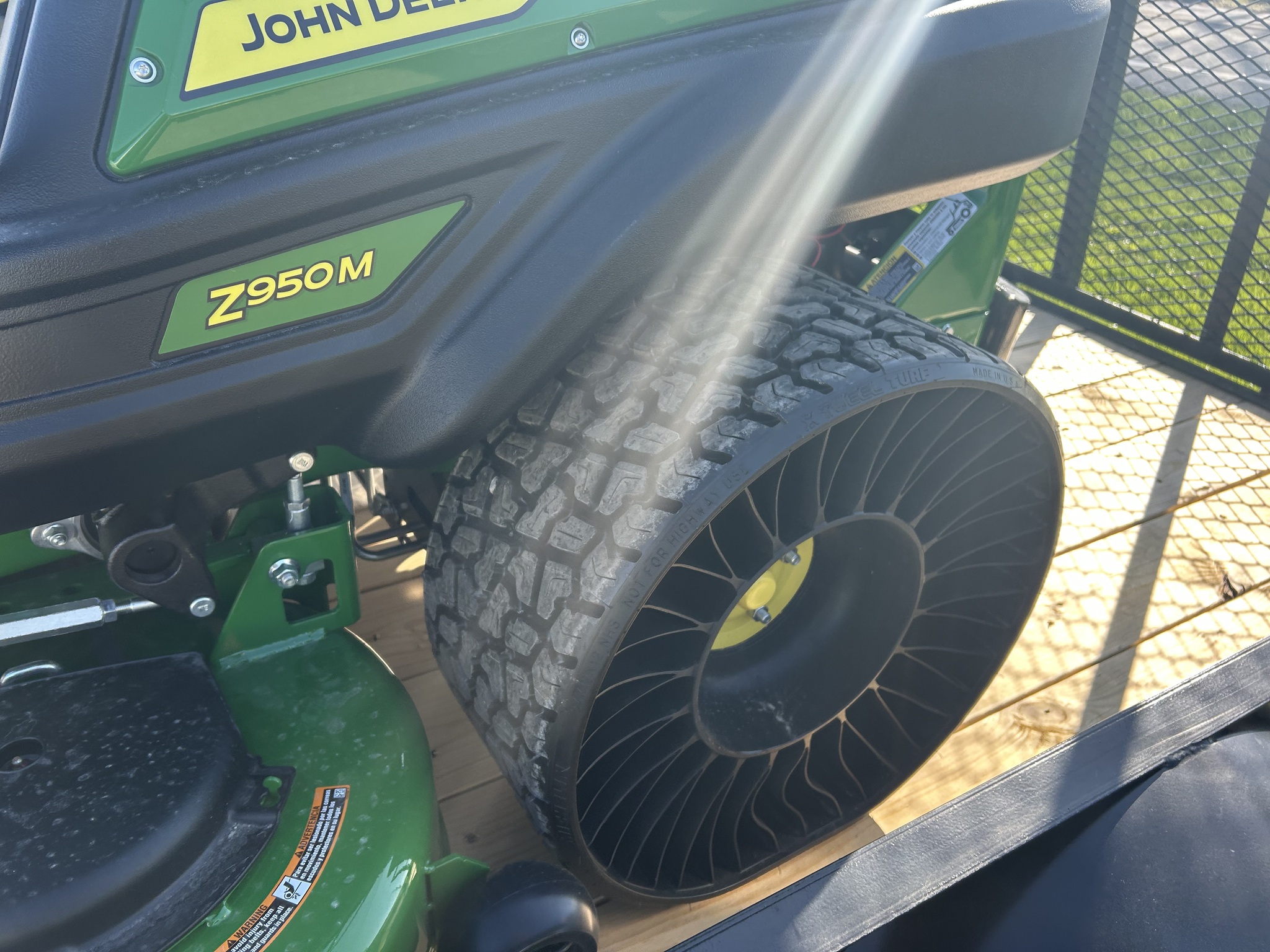 2024 John Deere Z950M Image 12